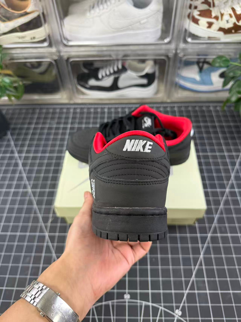 SB Dunk X Supreme Black (2025)