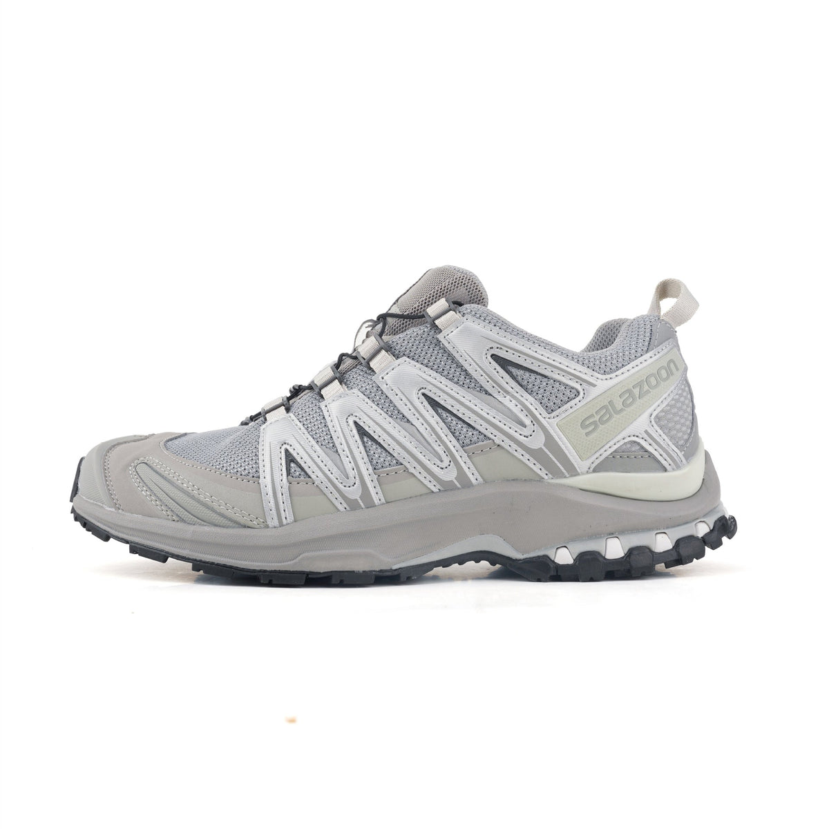 XT-Quest Outdoor Sports Shoes